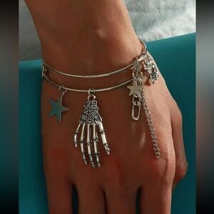 💀 Awesome Metallic Skeleton Bones Hand Star Skull Chainlink Charm Bracelet⛓️‍💥
